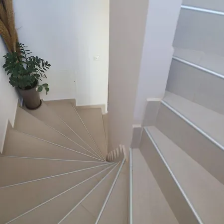 Tzei House - 5min Drive To