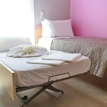 Tzei House - 5min Drive To *